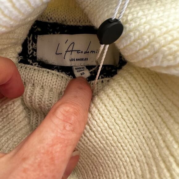 L'Academie - Caledon Boxy Fairisle Turtleneck Sweater in White and Black - Picture 2 of 5